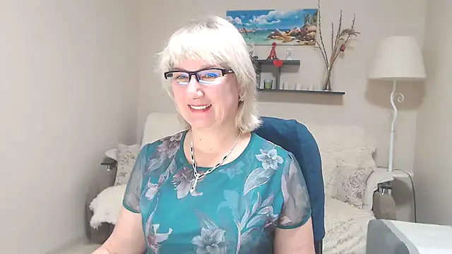 Snapshot of FleurMays chatting on 02.20.25 FleurMays online show from 02.20.25