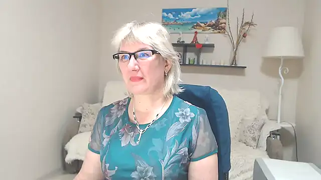 Snapshot of FleurMays chatting on 02.21.25 FleurMays online show from 02.21.25