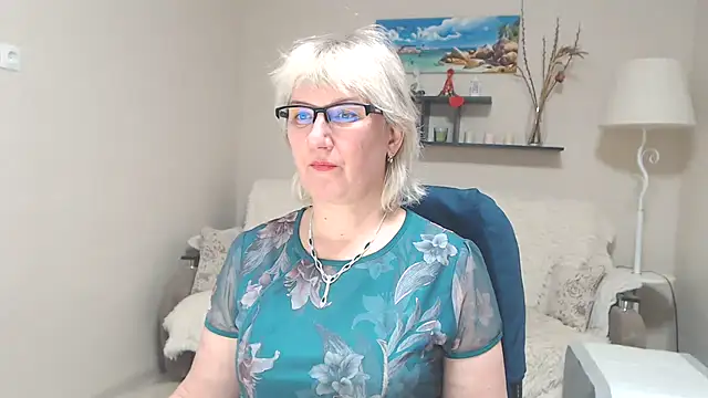 Snapshot of FleurMays chatting on 02.21.25 FleurMays online show from 02.21.25