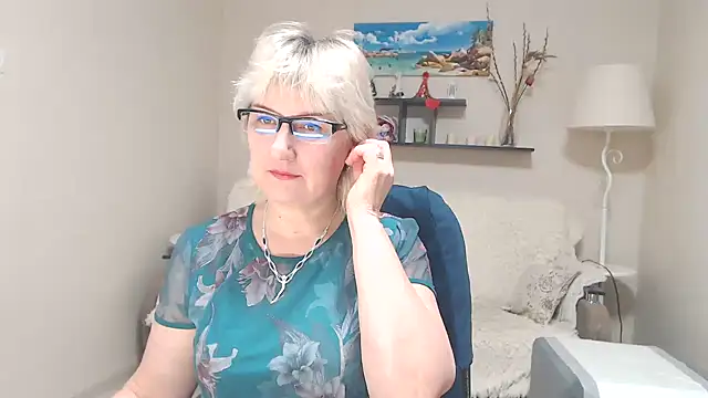 Snapshot of FleurMays chatting on 02.23.25 FleurMays online show from 02.23.25