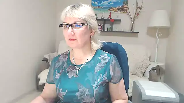 Snapshot of FleurMays chatting on 02.23.25 FleurMays online show from 02.23.25