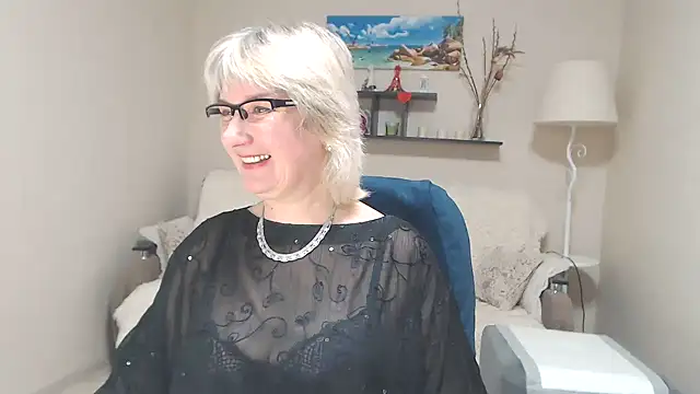 Snapshot of FleurMays chatting on 02.27.25 FleurMays online show from 02.27.25