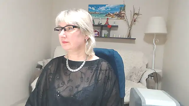 Snapshot of FleurMays chatting on 02.27.25 FleurMays online show from 02.27.25