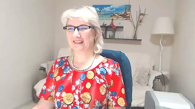 Snapshot of FleurMays chatting on 02.28.25 FleurMays online show from 02.28.25