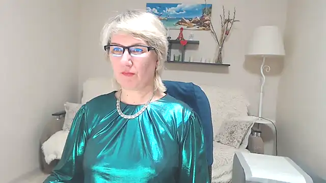 Snapshot of FleurMays chatting on 03.06.25 FleurMays online show from 03.06.25