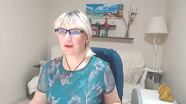 Snapshot of FleurMays chatting on 03.14.25 FleurMays online show from 03.14.25