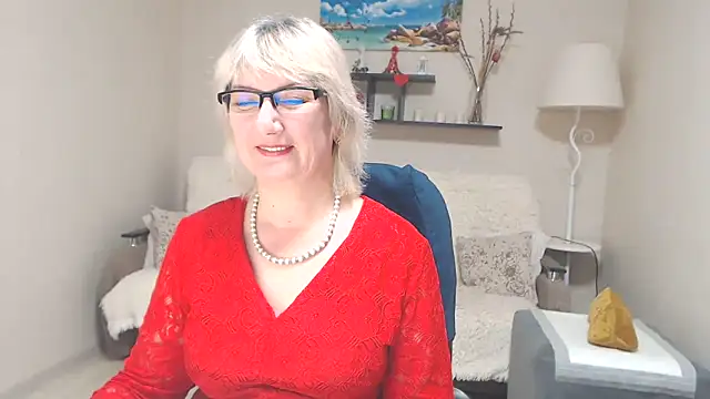 Snapshot of FleurMays chatting on 03.16.25 FleurMays online show from 03.16.25