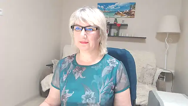 Snapshot of FleurMays chatting on 03.22.25 FleurMays online show from 03.22.25