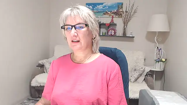 Snapshot of FleurMays chatting on 09.27.25 FleurMays online show from 09.27.25