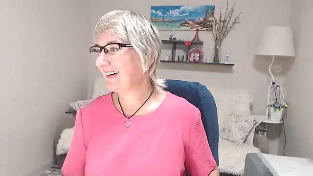 Snapshot of FleurMays chatting on 10.10.25 FleurMays online show from 10.10.25