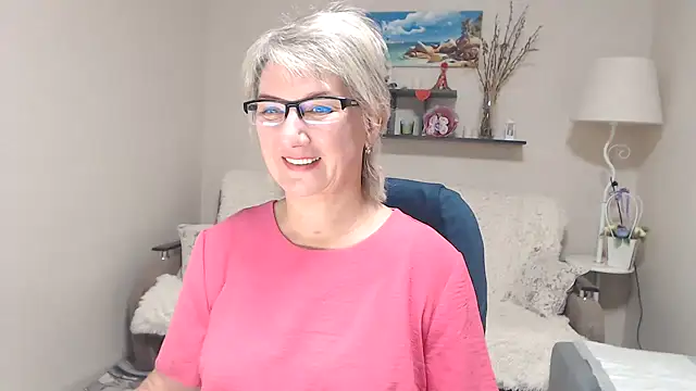 Snapshot of FleurMays chatting on 10.14.25 FleurMays online show from 10.14.25