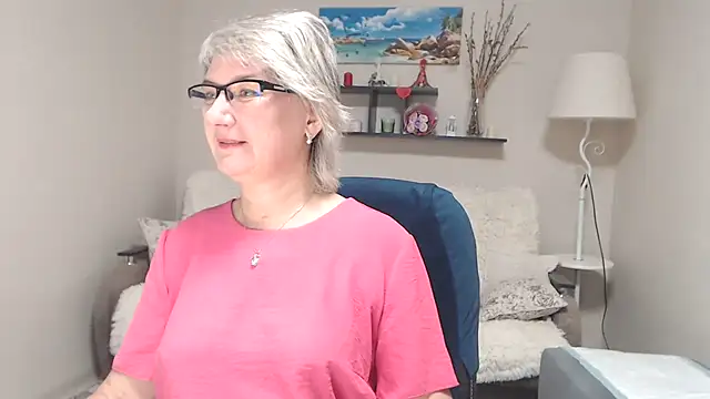 Snapshot of FleurMays chatting on 10.23.25 FleurMays online show from 10.23.25