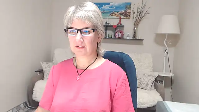 Snapshot of FleurMays chatting on 10.24.25 FleurMays online show from 10.24.25