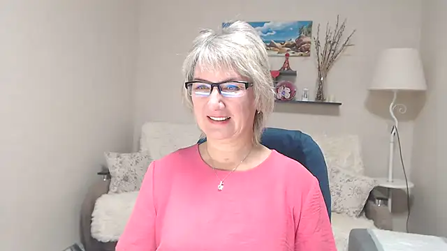 Snapshot of FleurMays chatting on 10.27.25 FleurMays online show from 10.27.25