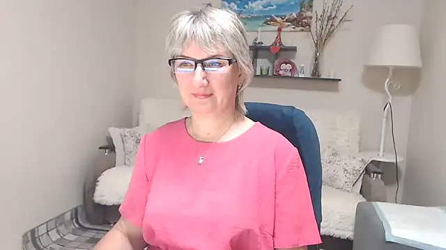 Snapshot of FleurMays chatting on 10.31.25 FleurMays online show from 10.31.25