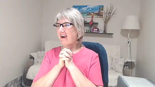 Snapshot of FleurMays chatting on 11.14.25 FleurMays online show from 11.14.25