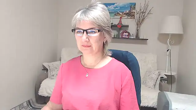 Snapshot of FleurMays chatting on 11.23.25 FleurMays online show from 11.23.25