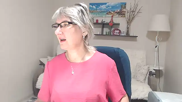 Snapshot of FleurMays chatting on 11.24.25 FleurMays online show from 11.24.25