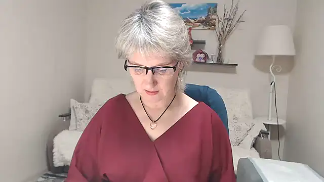 Snapshot of FleurMays chatting on 12.02.25 FleurMays online show from 12.02.25