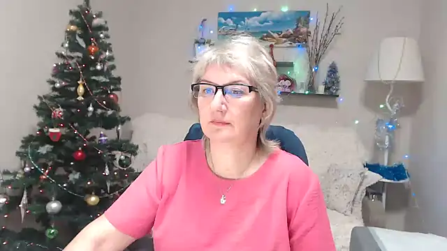 Snapshot of FleurMays chatting on 01.06.26 FleurMays online show from 01.06.26