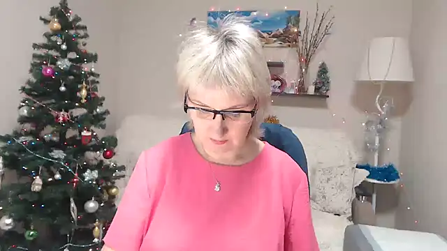 Snapshot of FleurMays chatting on 01.08.26 FleurMays online show from 01.08.26