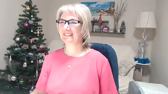 Snapshot of FleurMays chatting on 01.12.26 FleurMays online show from 01.12.26