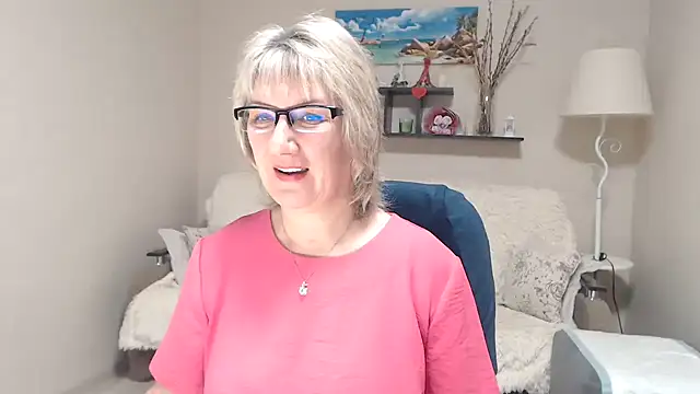 Snapshot of FleurMays chatting on 02.06.26 FleurMays online show from 02.06.26