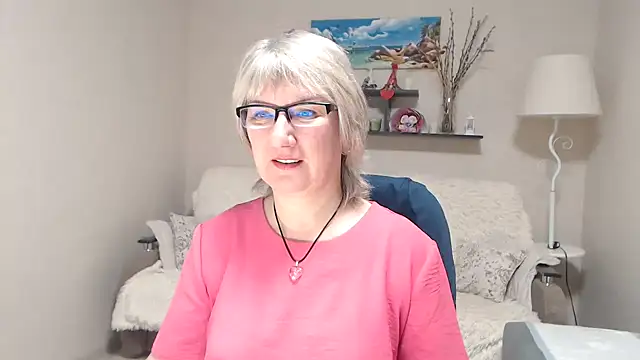 Snapshot of FleurMays chatting on 02.11.26 FleurMays online show from 02.11.26