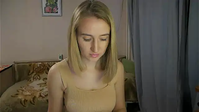 Snapshot of Sophiloren chatting on 12.05.24 Sophiloren online show from 12.05.24