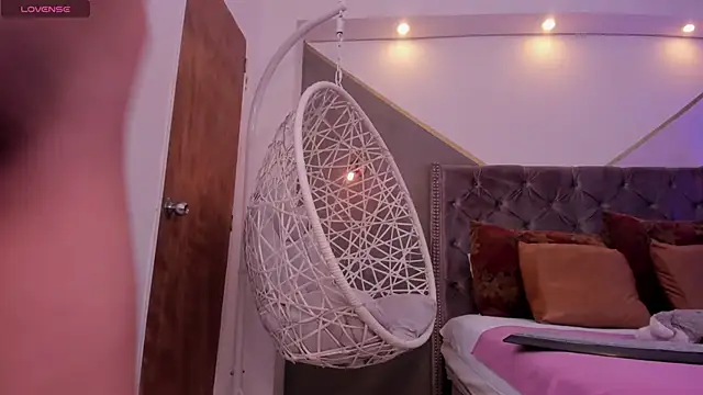 Snapshot of khloe_cutee chatting on 12.07.24 khloe cutee online show from 12.07.24