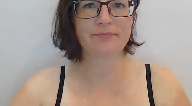 Snapshot of CrimsonMistress chatting on 01.25.25 CrimsonMistress online show from 01.25.25