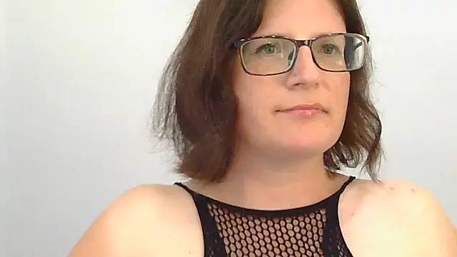 Snapshot of CrimsonMistress chatting on 03.09.25 CrimsonMistress online show from 03.09.25