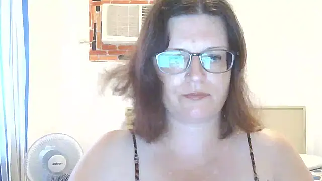 Snapshot of CrimsonMistress chatting on 04.23.26 CrimsonMistress online show from 04.23.26