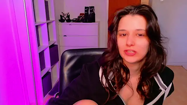Snapshot of jenna-sxy19 chatting on 03.17.25 jenna-sxy19 online show from 03.17.25