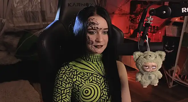 KiraLiLime online show from 10.31.25