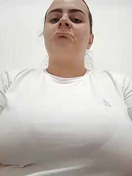 Im Amelia online show from 03.08.26