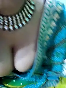 Snapshot of Savita_hotmom chatting on 03.13.25 Savita hotmom online show from 03.13.25