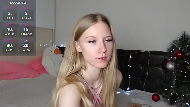 Cutieblondegirl online show from 01.05.25