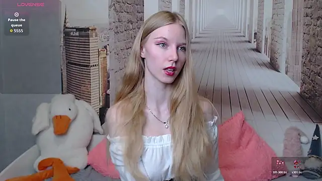 Cutieblondegirl online show from 04.04.26