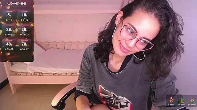 Snapshot of Tyna_ch chatting on 12.11.24 Tyna ch online show from 12.11.24