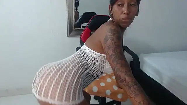 Snapshot of ZashaRomero chatting on 12.18.24 ZashaRomero online show from 12.18.24