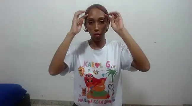 Snapshot of ZashaRomero chatting on 02.09.25 ZashaRomero online show from 02.09.25