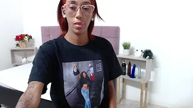 Snapshot of ZashaRomero chatting on 02.11.25 ZashaRomero online show from 02.11.25