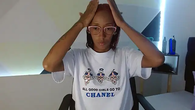 Snapshot of ZashaRomero chatting on 02.15.25 ZashaRomero online show from 02.15.25