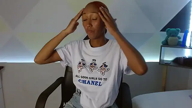 Snapshot of ZashaRomero chatting on 02.15.25 ZashaRomero online show from 02.15.25