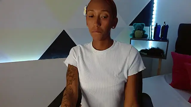 Snapshot of ZashaRomero chatting on 02.25.25 ZashaRomero online show from 02.25.25