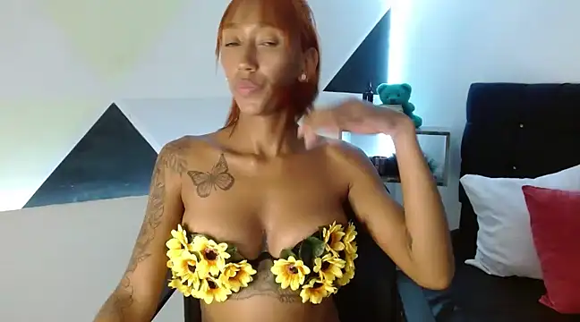 Snapshot of ZashaRomero chatting on 03.08.25 ZashaRomero online show from 03.08.25