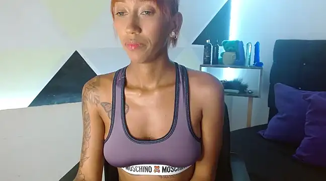 Snapshot of ZashaRomero chatting on 03.08.25 ZashaRomero online show from 03.08.25