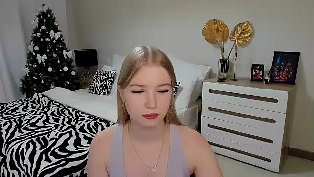 shy  lady online show from 12.28.24