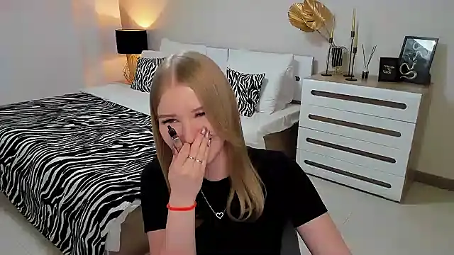 shy  lady online show from 02.28.25